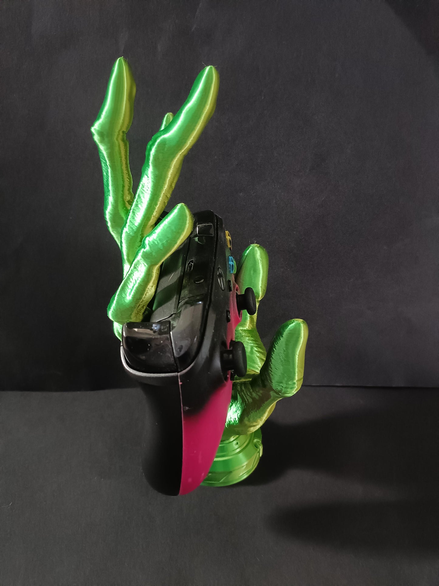 6-Finger Alien Hand Controller Holder for Xbox or PS5 - MP3D Printing