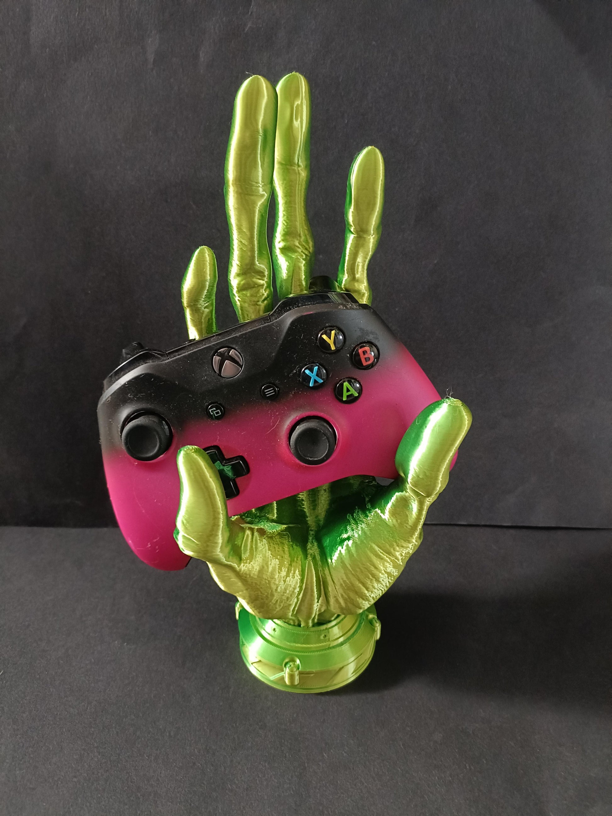 6-Finger Alien Hand Controller Holder for Xbox or PS5 - MP3D Printing
