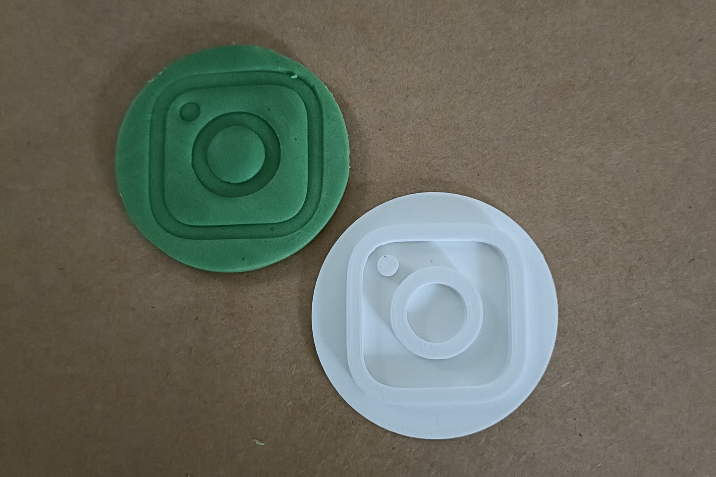Social Media Inspired fondant / Cookie stamp embossers / tik tok / instagram / snap chat / facebook / whats app